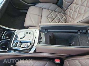 2025 BMW 7 Series Sedan 740i xDrive - miniatura 27