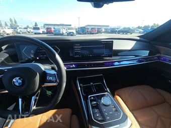 2025 BMW 7 Series Sedan 740i xDrive - miniatura 11