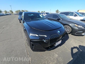2025 BMW 7 Series Sedan 740i xDrive - miniatura 3