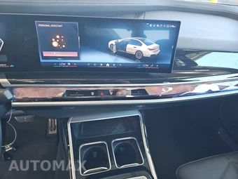 2025 BMW 7 Series Sedan 740i xDrive - miniatura 11