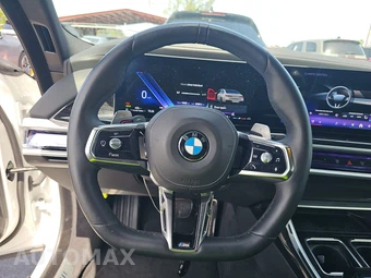 2025 BMW 7 Series Sedan 740i xDrive - miniatura 16