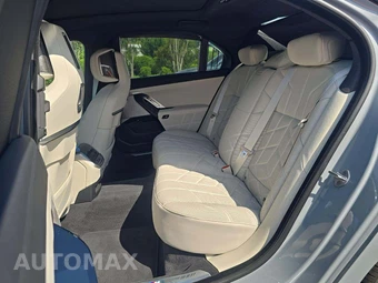 2025 BMW 7 Series Sedan 740i xDrive - miniatura 13