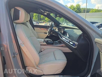 2025 BMW 7 Series Sedan 740i xDrive - miniatura 18