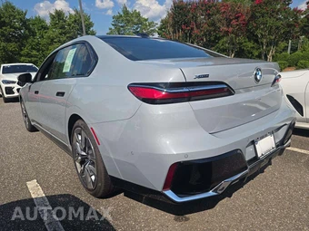 2025 BMW 7 Series Sedan 740i xDrive - miniatura 2