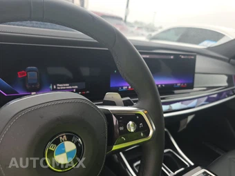 2025 BMW 7 Series Sedan 740i xDrive – miniatura 11