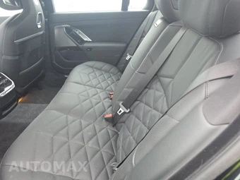 2025 BMW 7 Series Sedan 740i xDrive – miniatura 13