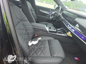 2025 BMW 7 Series Sedan 740i xDrive – miniatura 8