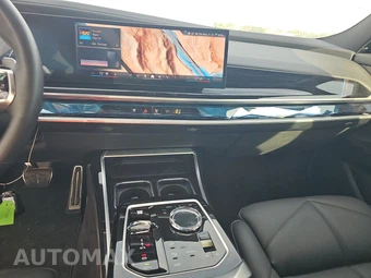 2025 BMW 7 Series Sedan 740i xDrive - miniatura 17