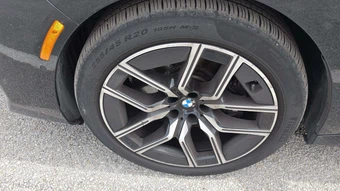 2025 BMW 7 Series Sedan 740i xDrive - miniatura 28
