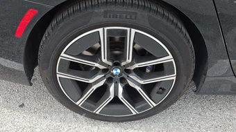 2025 BMW 7 Series Sedan 740i xDrive - miniatura 31