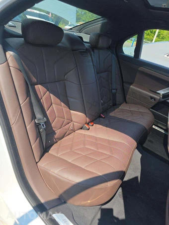 2025 BMW 7 Series Sedan 750e xDrive - miniatura 16
