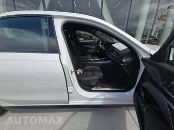 2025 BMW 7 Series Sedan 760i xDrive - miniatura 18