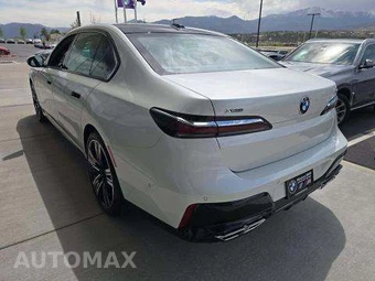 2025 BMW 7 Series Sedan 760i xDrive - miniatura 2