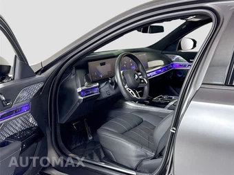 2025 BMW 7 Series Sedan 760i xDrive - miniatura 12