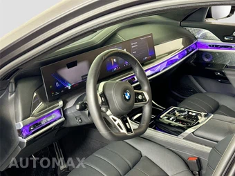 2025 BMW 7 Series Sedan 760i xDrive - miniatura 15