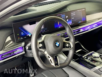 2025 BMW 7 Series Sedan 760i xDrive - miniatura 16