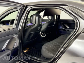 2025 BMW 7 Series Sedan 760i xDrive - miniatura 26