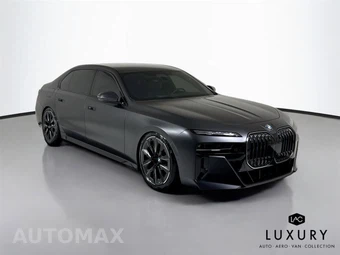 2025 BMW 7 Series Sedan 760i xDrive - miniatura 3