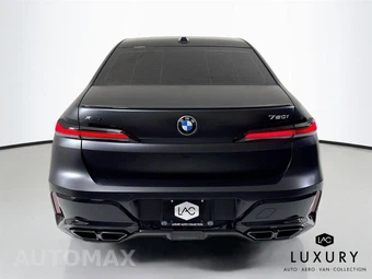 2025 BMW 7 Series Sedan 760i xDrive - miniatura 7