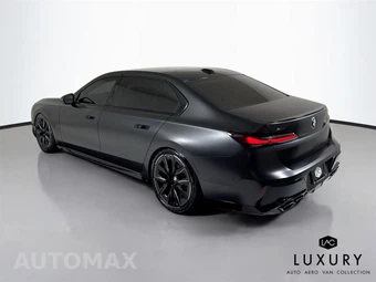 2025 BMW 7 Series Sedan 760i xDrive - miniatura 8
