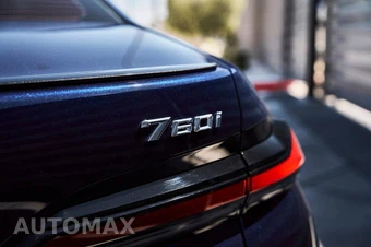 2025 BMW 7 Series Sedan 760i xDrive - miniatura 10