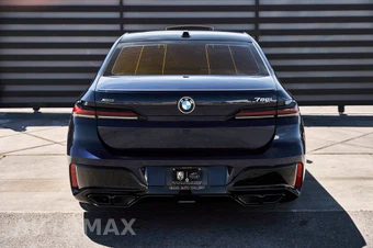 2025 BMW 7 Series Sedan 760i xDrive - miniatura 17