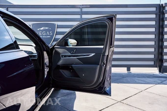 2025 BMW 7 Series Sedan 760i xDrive - miniatura 21