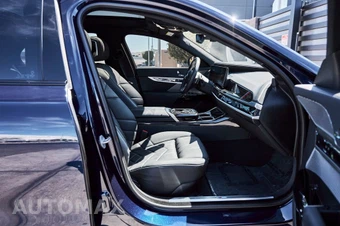 2025 BMW 7 Series Sedan 760i xDrive - miniatura 23