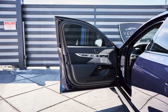 2025 BMW 7 Series Sedan 760i xDrive - miniatura 28