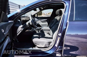 2025 BMW 7 Series Sedan 760i xDrive - miniatura 30