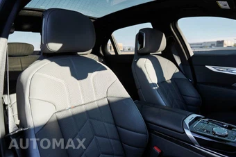 2025 BMW 7 Series Sedan 760i xDrive - miniatura 41