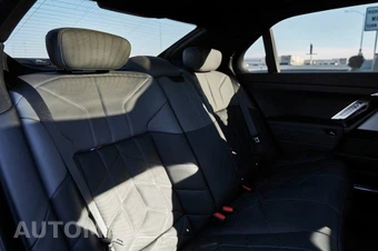 2025 BMW 7 Series Sedan 760i xDrive - miniatura 42