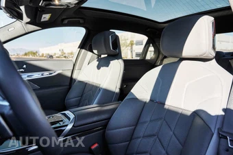 2025 BMW 7 Series Sedan 760i xDrive - miniatura 44