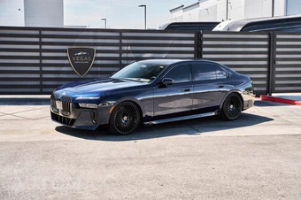 2025 BMW 7 Series Sedan 760i xDrive - miniatura 5