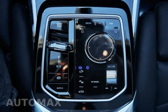 2025 BMW 7 Series Sedan 760i xDrive - miniatura 70
