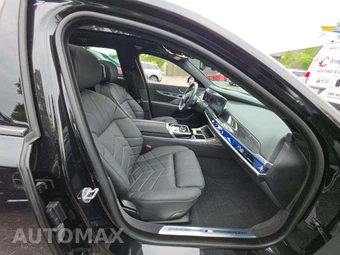 2025 BMW 7 Series Sedan 760i xDrive - miniatura 18