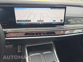 2025 BMW 7 Series Sedan 760i xDrive - miniatura 11