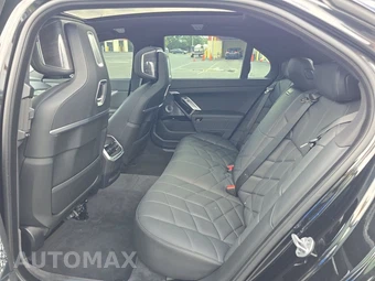 2025 BMW 7 Series Sedan 760i xDrive - miniatura 13