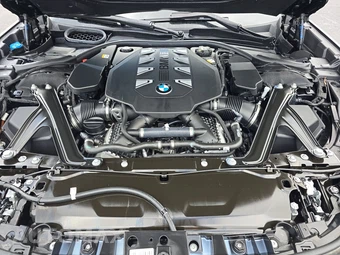 2025 BMW 7 Series Sedan 760i xDrive - miniatura 15