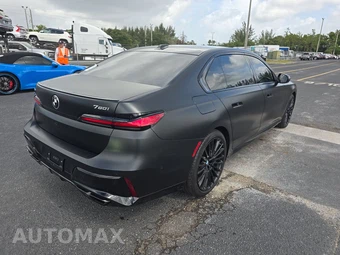 2025 BMW 7 Series Sedan 760i xDrive - miniatura 4