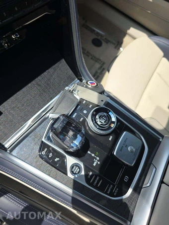2025 BMW 8 Series ALPINA B8 Gran Coupe ALPINA B8 xDrive Sedan - miniatura 8