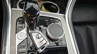 2025 BMW 8 Series Convertible 840i - miniatura 17