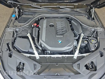 2025 BMW 8 Series Convertible 840i xDrive - miniatura 15