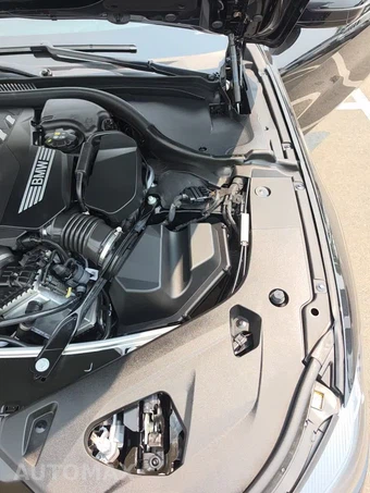 2025 BMW 8 Series Convertible M850i xDrive - miniatura 18