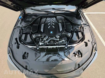 2025 BMW 8 Series Convertible M850i xDrive - miniatura 19