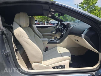 2025 BMW 8 Series Convertible M850i xDrive – miniatura 17