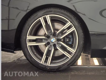 2025 BMW 8 Series Coupe 840i xDrive – miniatura 11