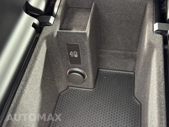 2025 BMW 8 Series Gran Coupe 840i Sedan - miniatura 32