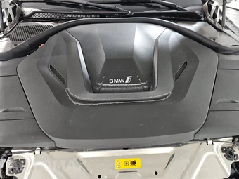 2025 BMW i4 eDrive40 – miniatura 15