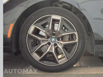 2025 BMW i5 eDrive40 – miniatura 9